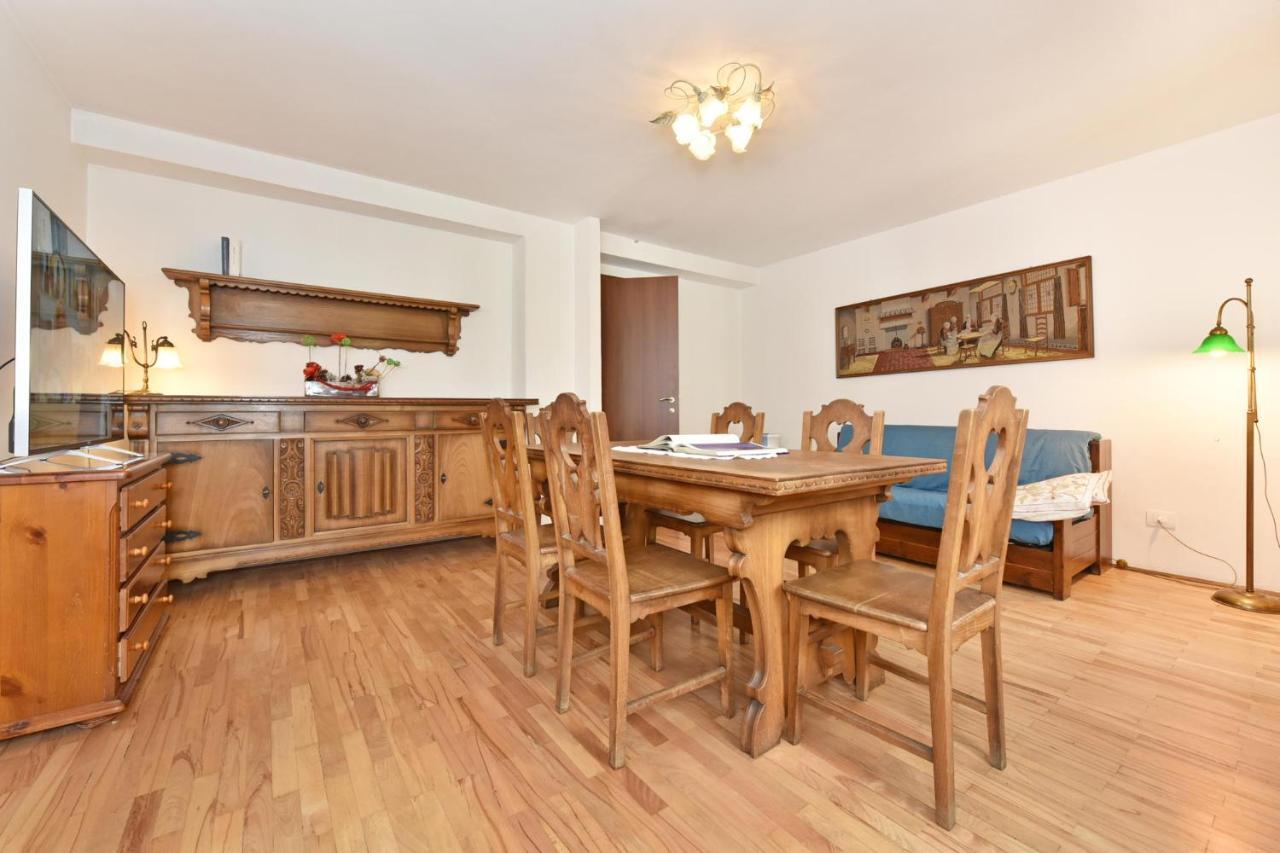 Residence Castelli Брей-Червінія Екстер'єр фото