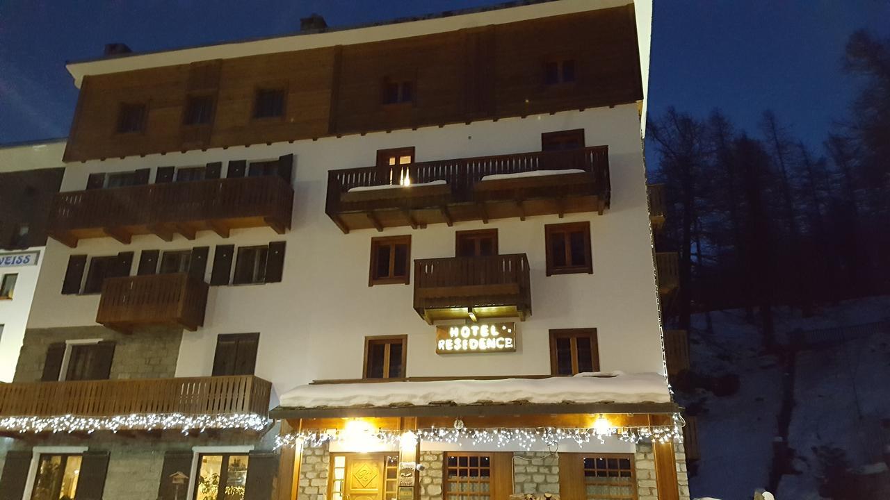 Residence Castelli Брей-Червінія Екстер'єр фото