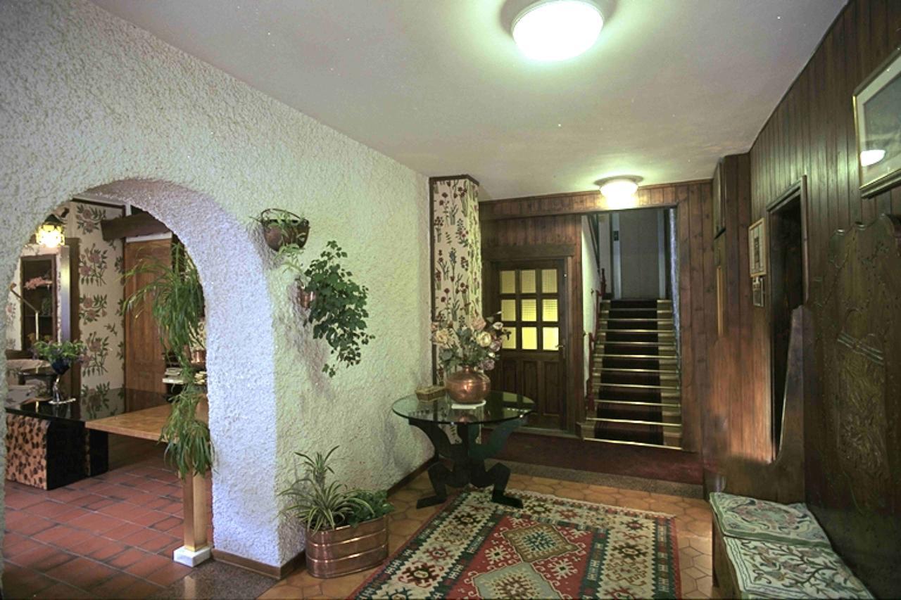 Residence Castelli Брей-Червінія Екстер'єр фото